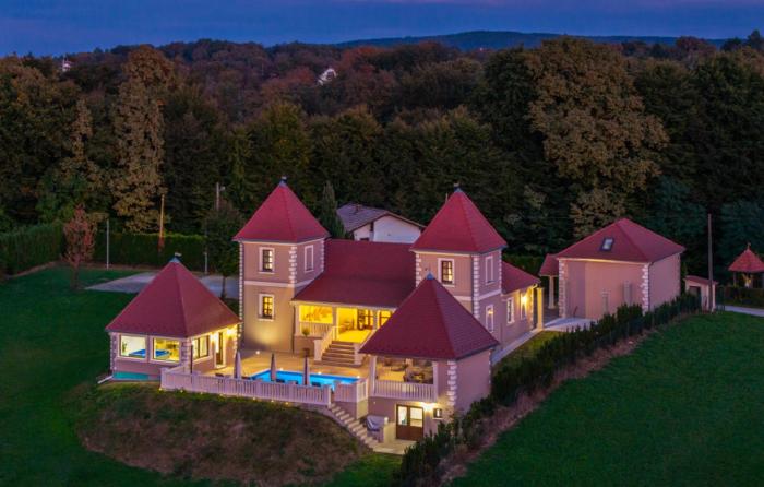 Dvori Perdedaj by Villas Guide