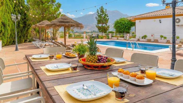 Casa Rocio y Paloma Vinuela by Ruralidays