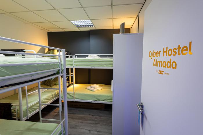 CyberHostel Almada