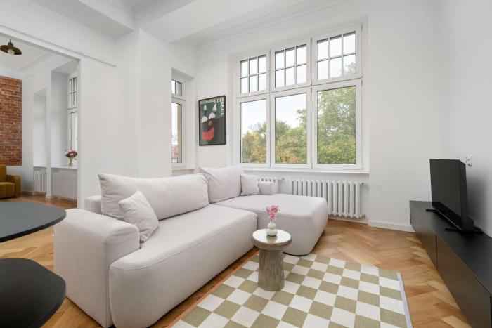 Elegant and Bright Apartment Plac Staszica Perfect for Remote Work by Renters Prestige