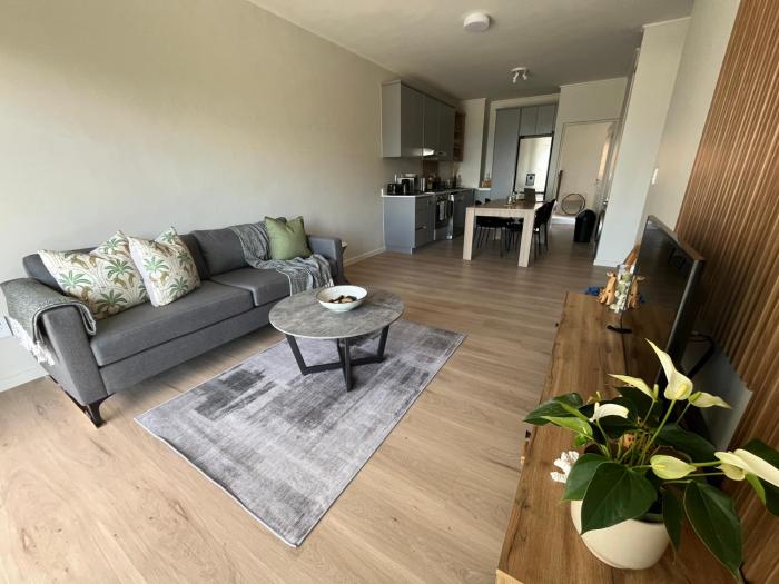 Modern Simons Town Apartment near beach and penguins