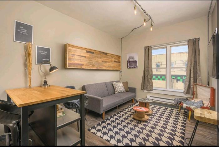 Appleton Downtown 1-Bedroom Stay