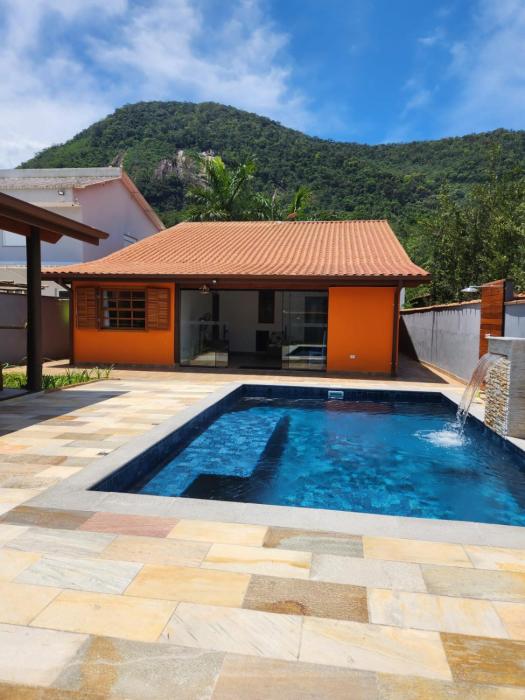 Refúgio de praia à beira da montanha