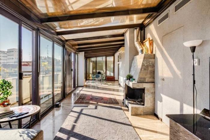 3 Bedrooms with Terrace close to the Center