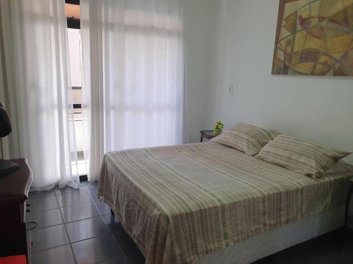 Apt Quarto, sala, varanda, Praia do morro à 150mtrs