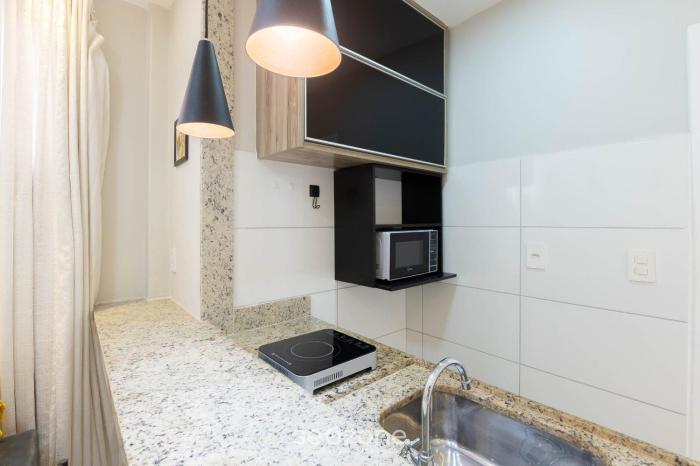 Apto no Centro de Guarapari, a 150m do Mar CEC0404