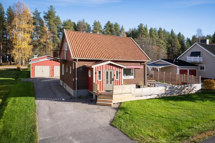 Guestly Homes - 3BR Homely Villa in Piteå