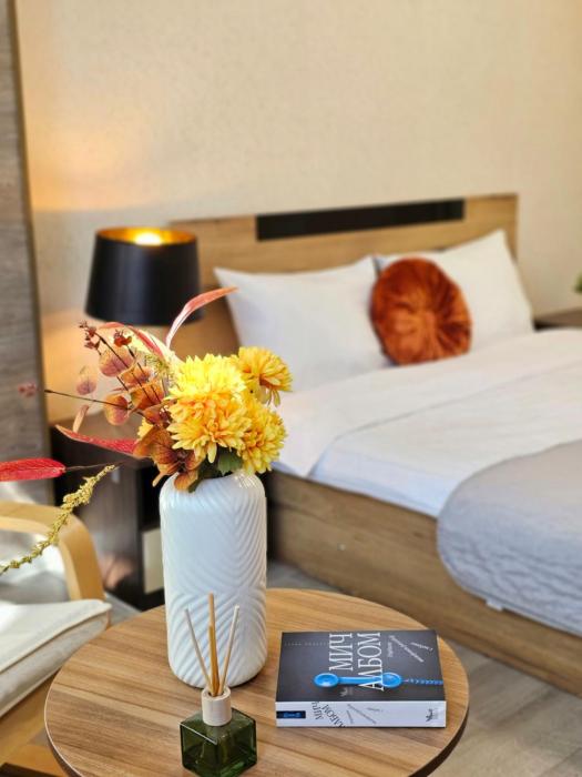 Two Big Bed Apartment & FREE Underground Parking