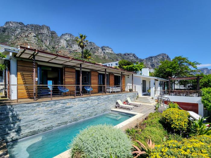 New! Camps Bay Family Retreat - Pool & Sunset Deck