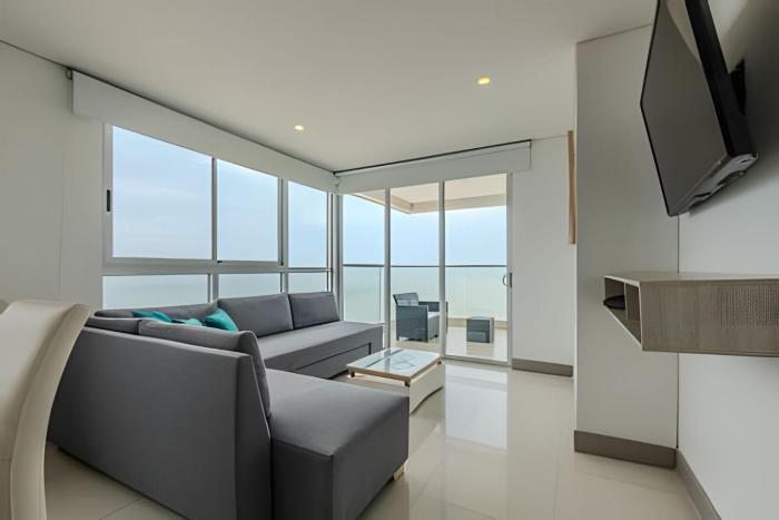 ¡Espectacular Apto Con Vista al Mar Piso 28!