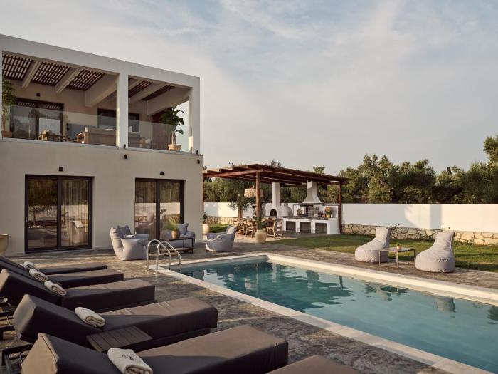 Cozy Aura Residence, by TK Property Management