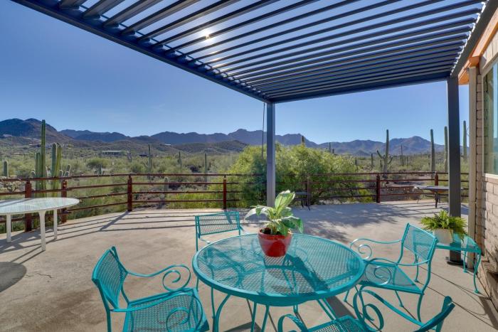 Pool and Stunning Mtn Views! Eclectic Tucson Home