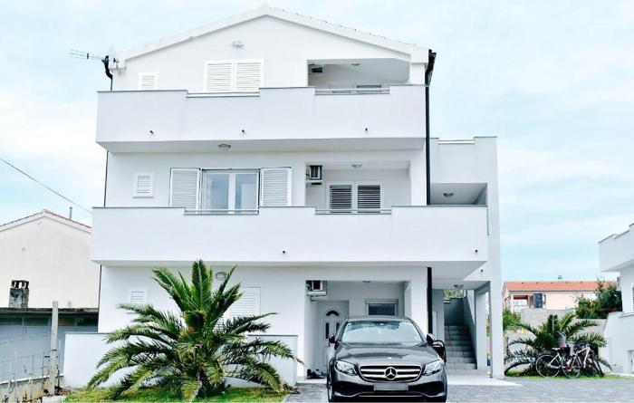 Awesome Apartment In Vrsi With Wifi