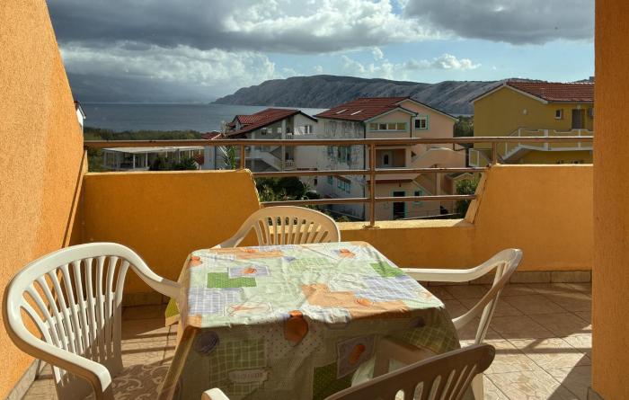 Gorgeous Apartment In Lopar With Wifi