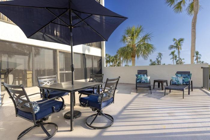 2BR Sandpiper Key - Walk to Beach & Dining