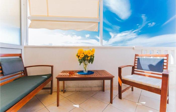 Lovely Apartment In Omis With Wifi
