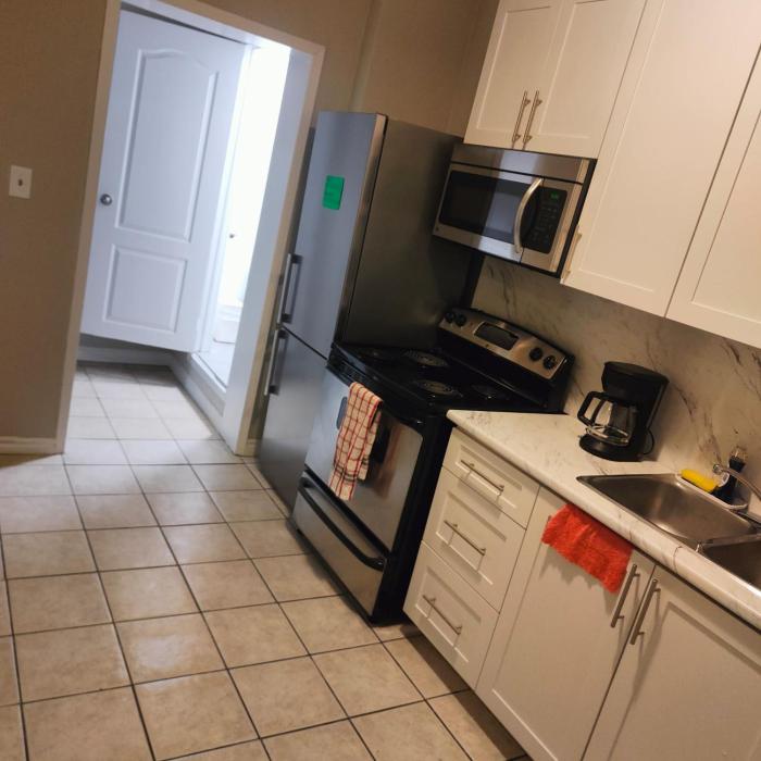 Bloor&Beyond- Free Wifi-Next to Subway Line