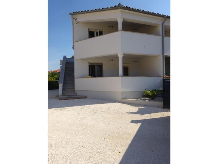 Apartment in Medulin with swimming pool