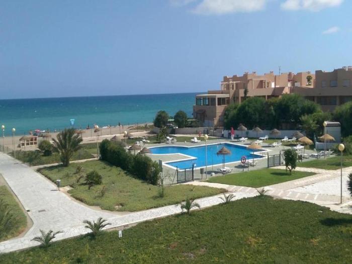 Apartment with large terrace in Almeria