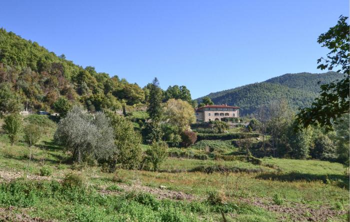 Awesome Apartment In Bibbiena