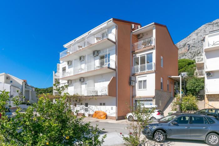 Apartments with parking space Zivogosce - Blato, Makarska - 22253
