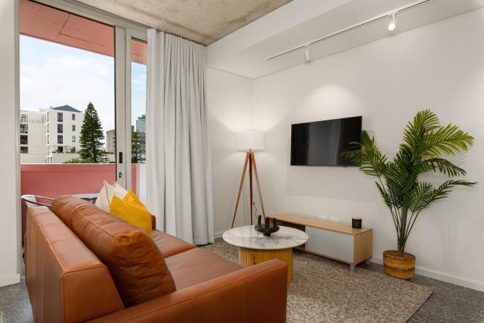 Stylish Sea Point Apartment with Signal Hill Views