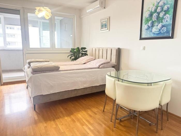 SelfcheckIn - Apartman Zagreb - Parking - Lođa - Mirna Lokacija