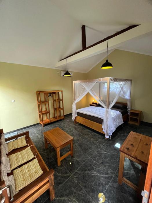 Gifal Surf Camp & Cottage