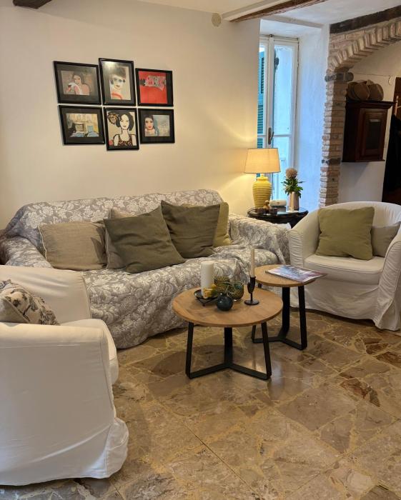 Castel Vittorio i Italia