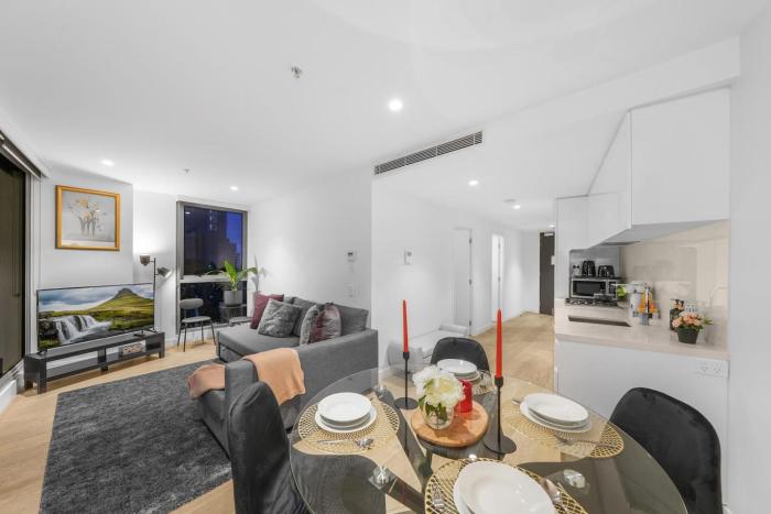 City Views Crown Pool Gym Cbd Theatre 17th Floor