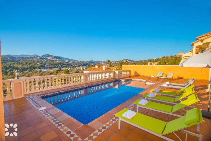 Villa Iris by Abahana Villas