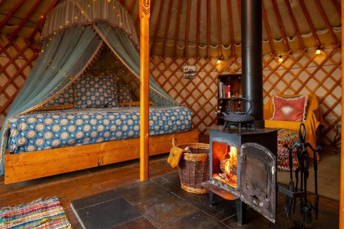 Finest Retreats - Pandy Traditional Yurt