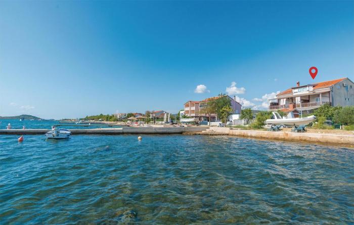 1 Bedroom Beautiful Apartment In Turanj