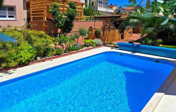 Gorgeous Apartment In Medulin With Swimming Pool