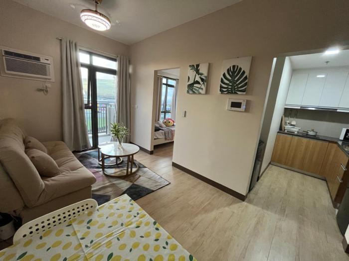 Seaview Family room fast WIFI Balconynear Airport Okada Complex 8B