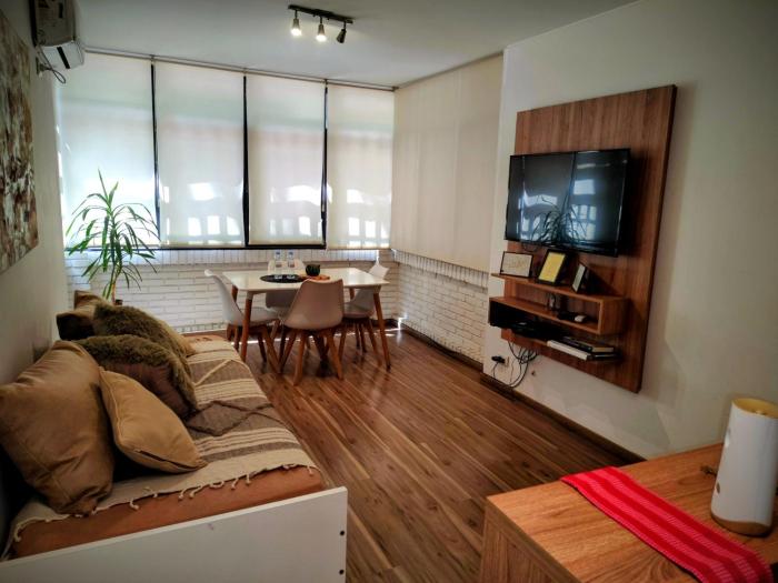 Excelente ubicación, frente a plaza independencia