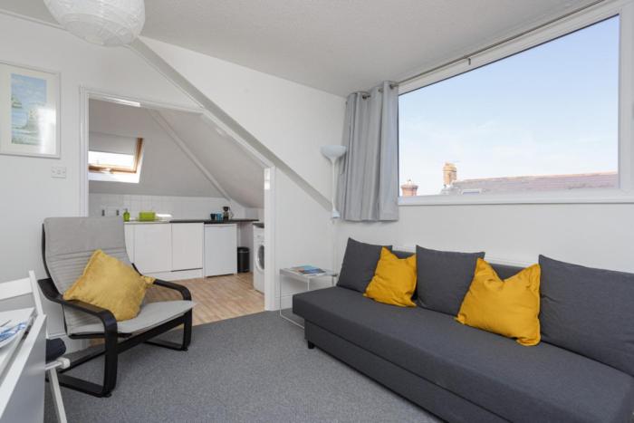 Air Maison - Coastal Charm C - Southsea Retreat