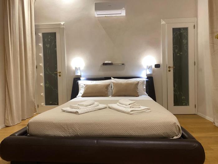 B&B Duca di Maqueda nel pieno centro dell citta a 5 minuti dalla stazione degli autobus e dei treni