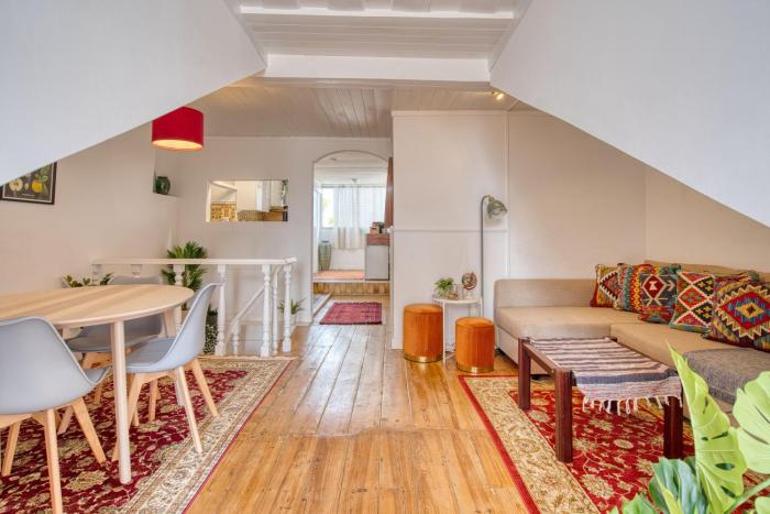 Terrace Charming Century Apartment