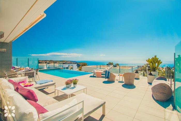 Villa Aguamarina by Abahana Villas