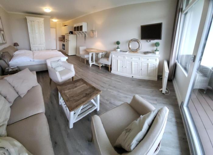 Kleine Schönheit mit Seeblick