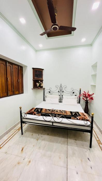 Krishna guest house