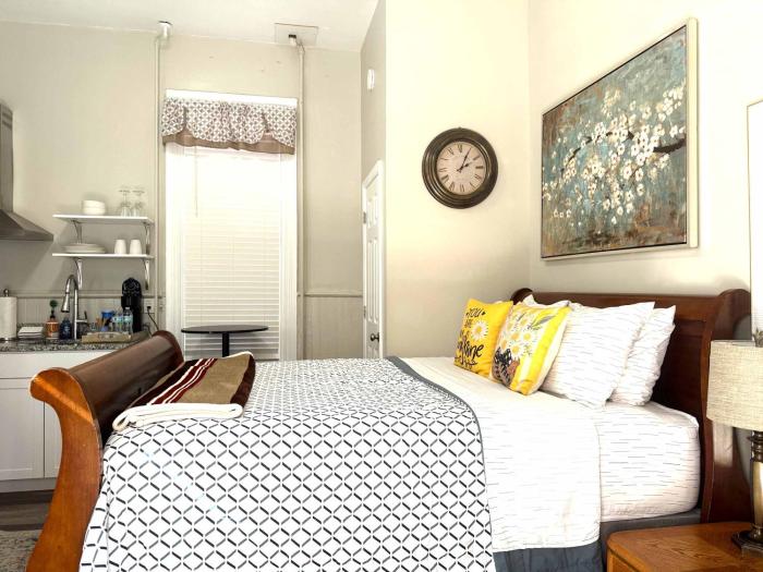 G3 central location museums FREE PARKING