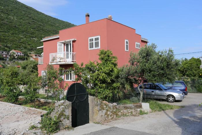 Apartments by the sea Trpanj, Peljesac - 10136