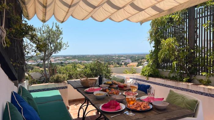 The Lemon Tree House by IntiHolidays