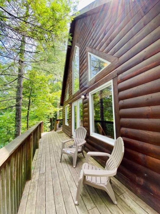 14 Guest 7 Bed 4 BR Lakefront Cabin w Hot Tub