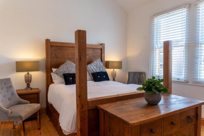 Gorgeous Double Room with High Ceiling
