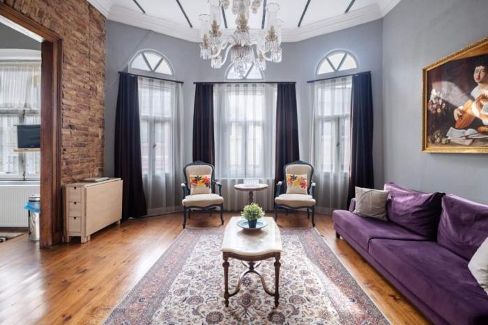 Grand Historic 3BD2Bath Galata Tower Pad! #408