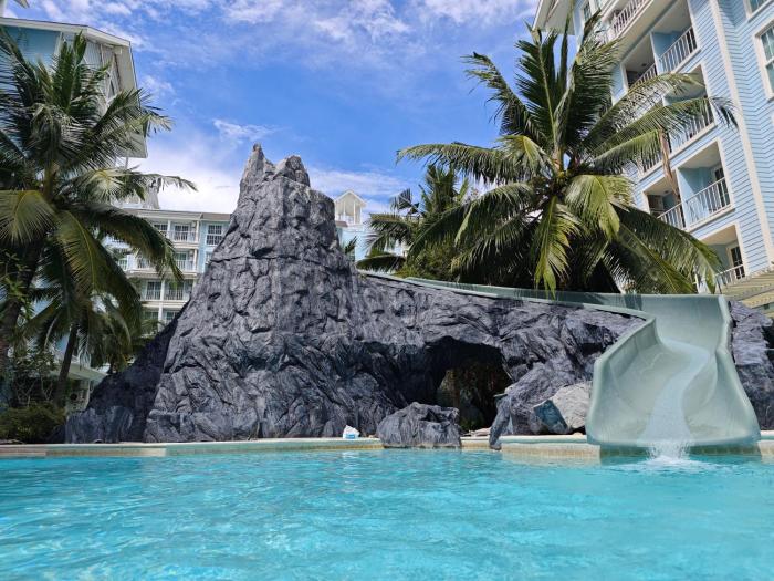 Grand Florida芭提雅带免费游泳池温泉桑拿浴和健身房瑜伽室私家海滩公寓E206