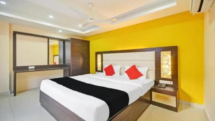 Hotel TriColors Ramnagar Gandhipuram
